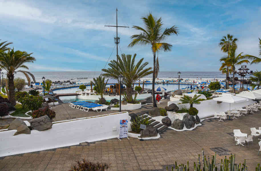 Tenerife 208 - Puerto de la Cruz - Lago Martiánez.jpg